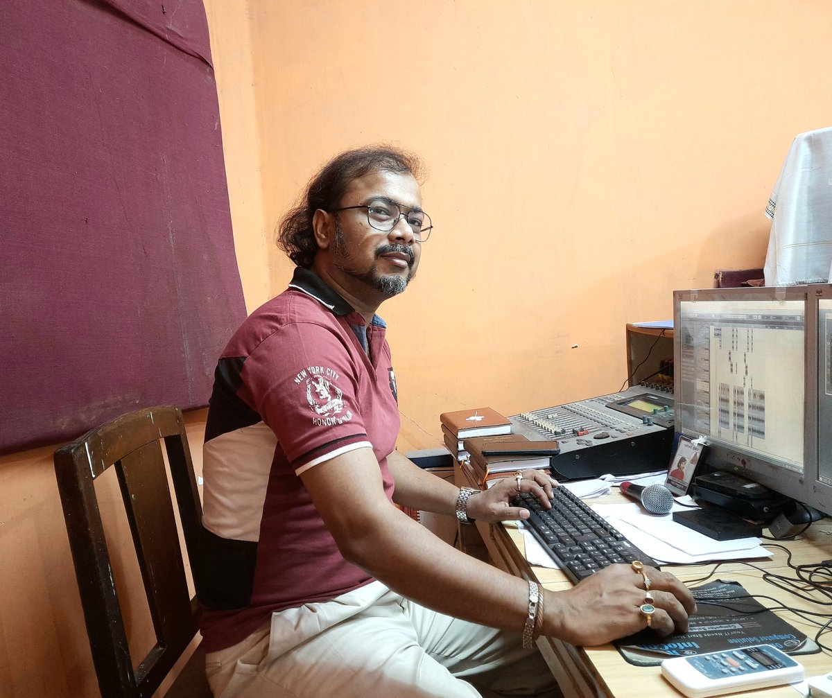 Surajit4music's tweet photo. Recording Session at Studio Film Services
Singer:- Partha Bhattacharya
Music Director:- Surajit Ghosh
Recordist:- Rajib Mukherjee
#ward107 #ward108 #ward109 #musicislife #RuposhiBangla
#GovtOfWestBengal #music #musicvideo #newsong #StarJalsha #sangeetmela #sitinetwork #siti https://t.co/OypaMDIFy6
