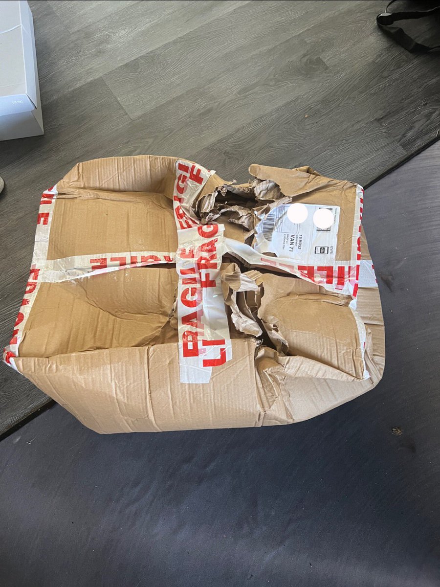 I assume the “Fragile” on this box was misread for “take no care”? <a href="/evridelivery/">evridelivery</a> 

Like what? 😭