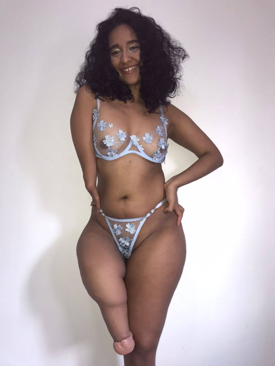 diosamp99's tweet photo. Hello, I feel so sexy today 😘 

#sexy #amputee #model #hot https://t.co/p2VpABn7CW