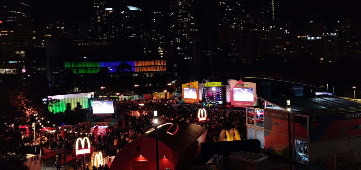 How good's this - Women's World Cup match between Brazil and France, match in Brisbane and in Sydney on a Saturday the Darling Harbour live site is PACKED #WWC #FRABRA