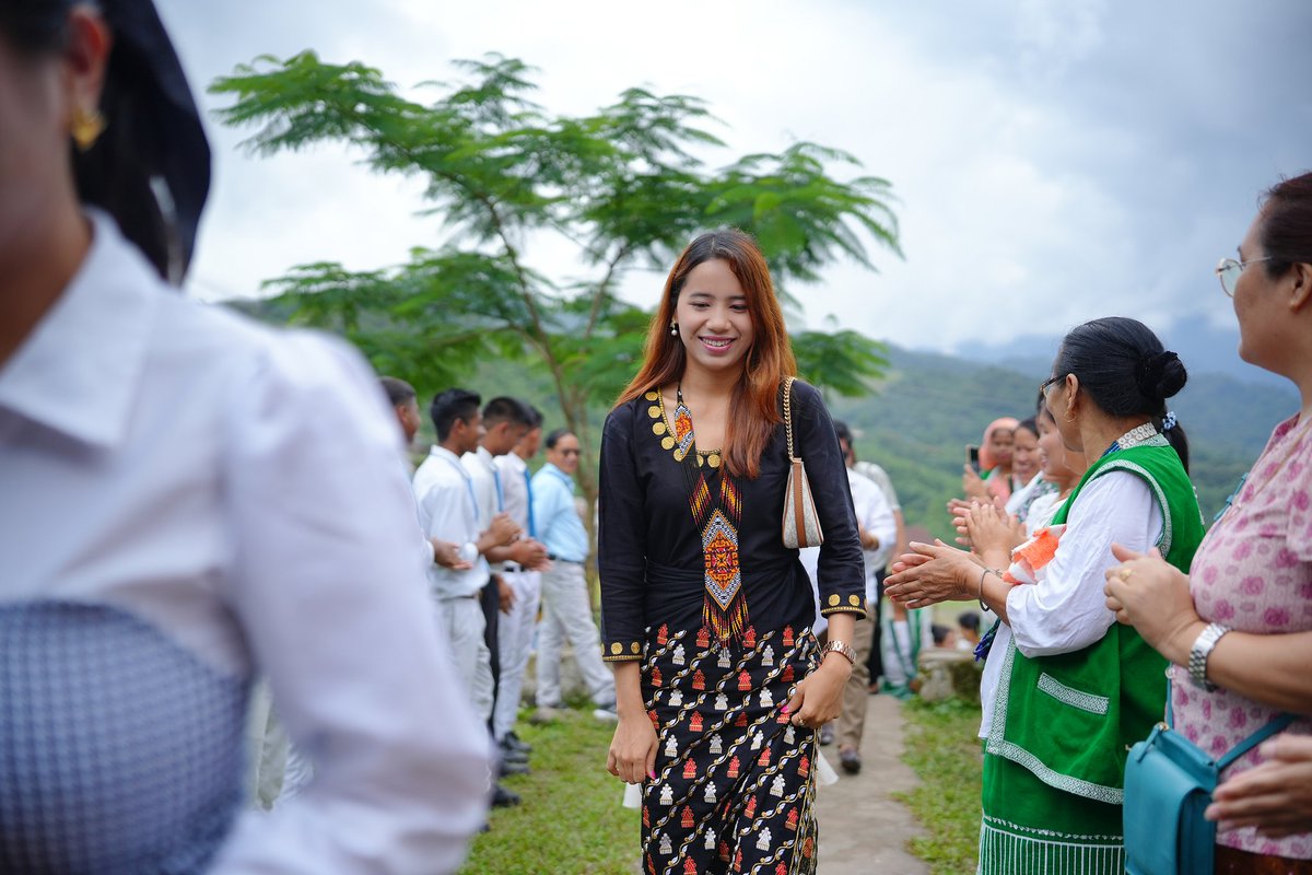 MissArunachal's tweet photo. GLIMPSE OF GENSI VILLAGE
••••••••••••••••••••••••••••••••••••••
Grateful for the warm hospitality from the amazing people of Gensi. Thank you and love you 😍 

#MissArunachal #AwarenessProgram #ProjectSmile #LakmeSalonNaharlagun #AGCI https://t.co/ooEdSnZaTj