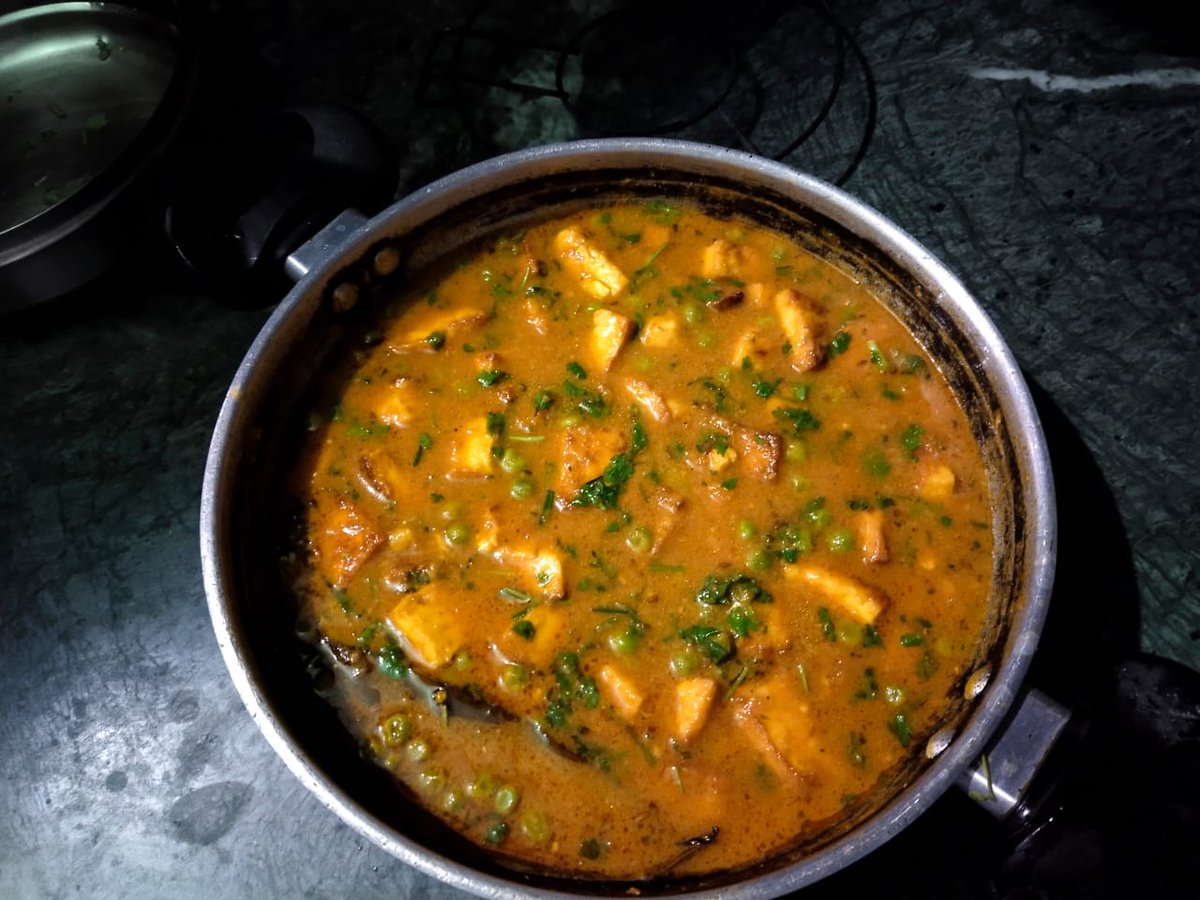 kulladwalichai's tweet photo. Ha guys ! I made it myself 🥹🥹🥹🥹🥹 and it's so damn tasty 🤌🤌🤌🤌🤌🤌🤌🤌🤌🤌 me be like : master chef ke liye audition Dena chiye 🌚 #mutterpaneer #paneer https://t.co/5fZKyD1QL4