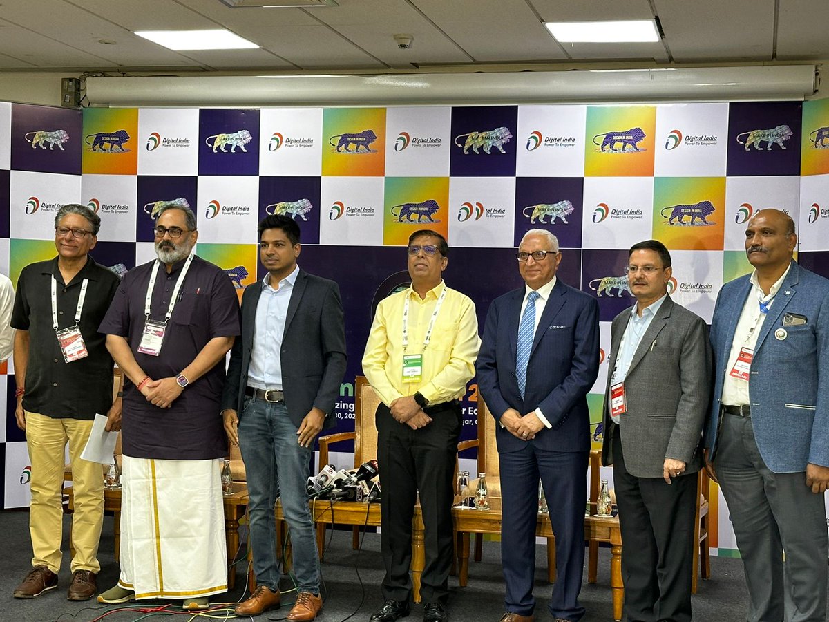 MoU Signed between @iiscbangalore  and  @LamResearch at #SemiconIndia2023.

The collaboration, initiated by @GoI_MeitY, brings together the academic excellence of IISc's CeNSE & the global expertise of Lam Research.

@AshwiniVaishnaw @Rajeev_GoI @CMOGuj 
#IndiaTechade #newindia