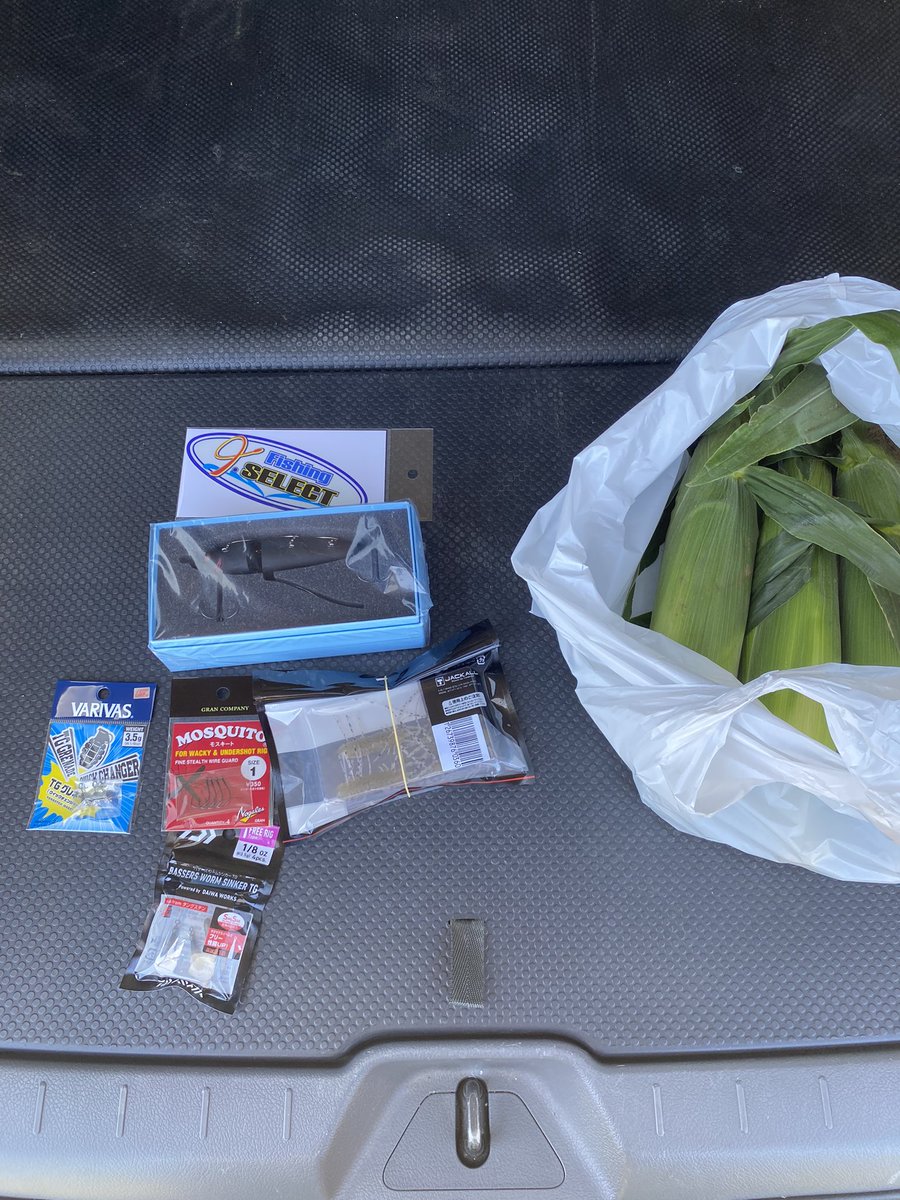 haku77201022's tweet image. 銚子からの帰りに今日オープンのI.SELECTに行って来ました。
バスコーナーは以前と同じ様な感じなので定番商品有り人気新商品の入荷も有り非常に利便性の高いショップです。
この先釣り吉ホルモンさんやサブロクさんと提携して更に進化希望。

#ISELECT
#国道126号沿
#旭市の釣具屋