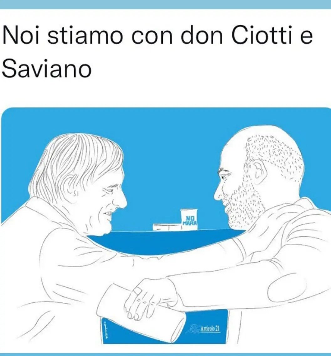 apriltiger6's tweet photo. @robertosaviano #iostoconRoberto #iostocondonCiotti #alluccammaverità #robertononsitocca #vogliamoInsidervogliamoRoberto #iononsonocomplice https://t.co/GCuvwOm6Fb