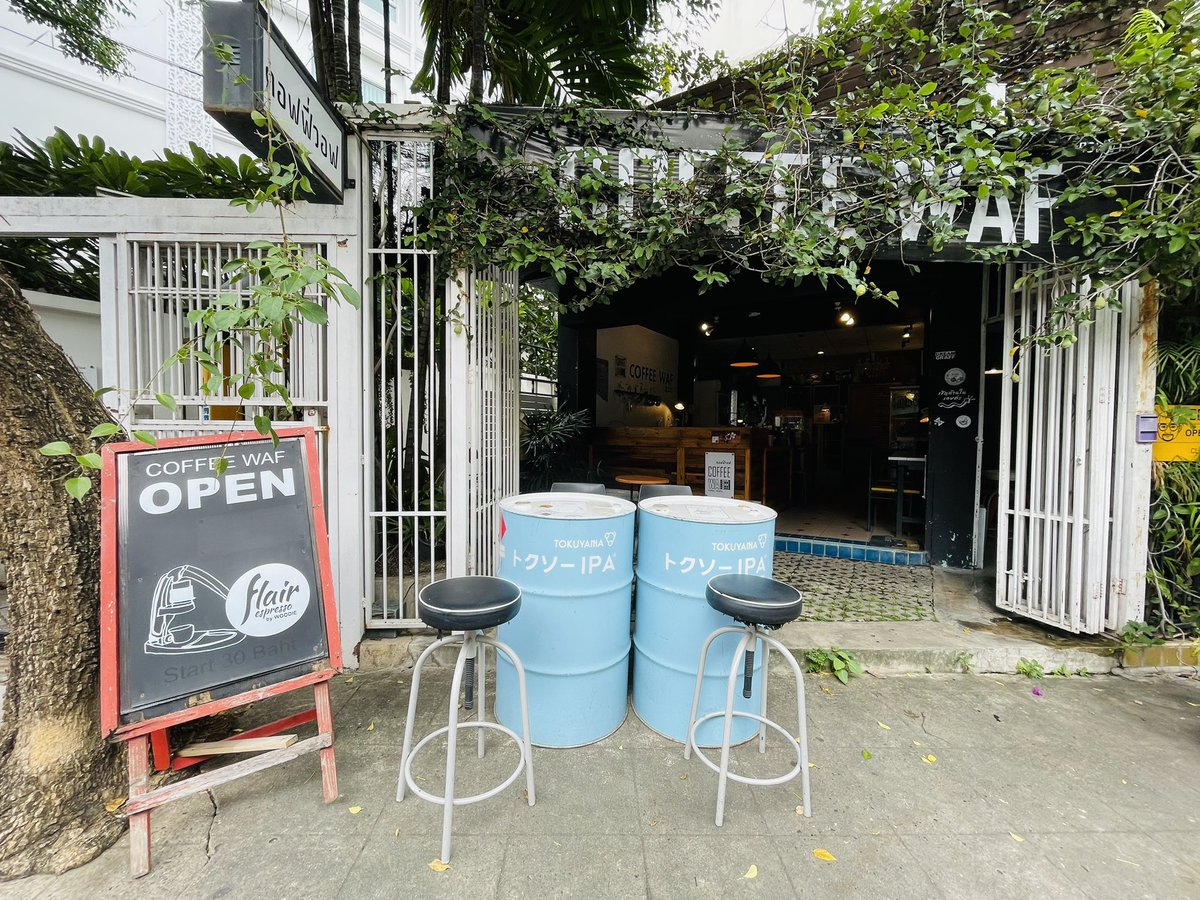 PerngJaii's tweet photo. เหมือนไม่ได้เจอกันนาน เพราะมาเจอร้านปิดไป 2 รอบ ตอนนี้ร้าน 📍Coffee Waf หยุดทุกวันจันทร์ 🤩 แก้วนี้อร่อยมาก Costa+Eth+Th ของโรงคั่วที่ชอบด้วย #TanMonkey 😋😋😋 @aroii @reviewchiangmai https://t.co/qgEGVURHcR