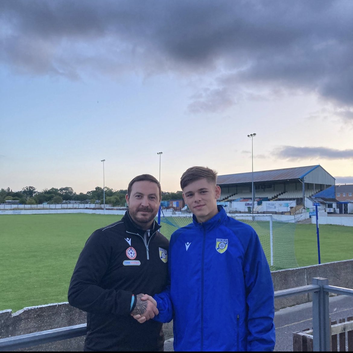 🚨 Recruitment News 🚨

✅ Jake Lockwood commits for the upcoming 2023/24 campaign 🤝

The former Thackley player is another quality addition to the 1st Team Squad

Welcome to Frickley <a href="/jakelockwood05/">Jakelockwood</a> 

frickleyathletic.co.uk/recruitment-ne…

🔵⚪️🔵

#forzafrickley