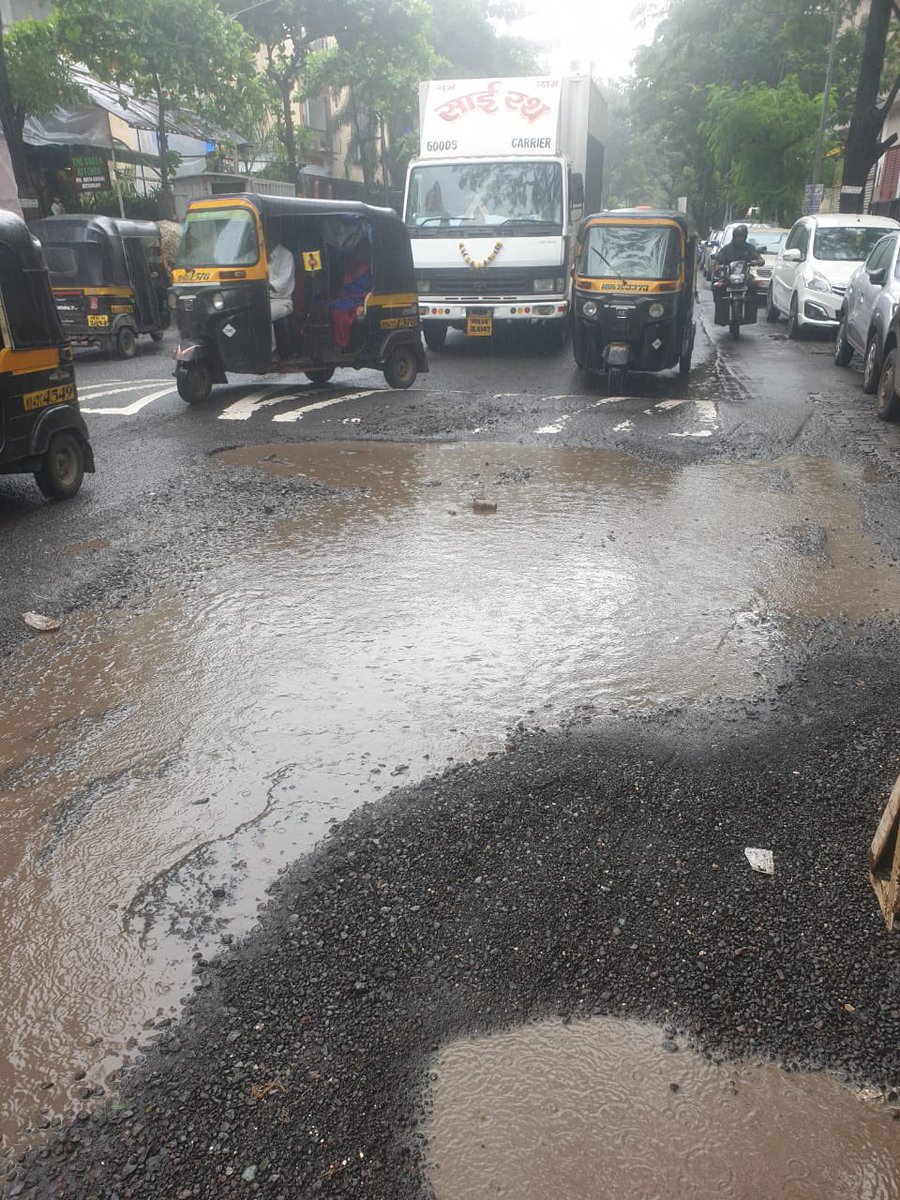 shakha_17's tweet photo. Hello,@mybmcWardRC There's A Pothole Which Is Been From Last 15 Days, From last 15 Days continuously Accident are going On ,
Add-Phoenix Hospital To Borivali Biryani centre Hotel Chikuwadi Borivali(W),Mum-92
Kindly Look Into The Matter As Soon As Possible
@mybmc https://t.co/9VtgtjvthP