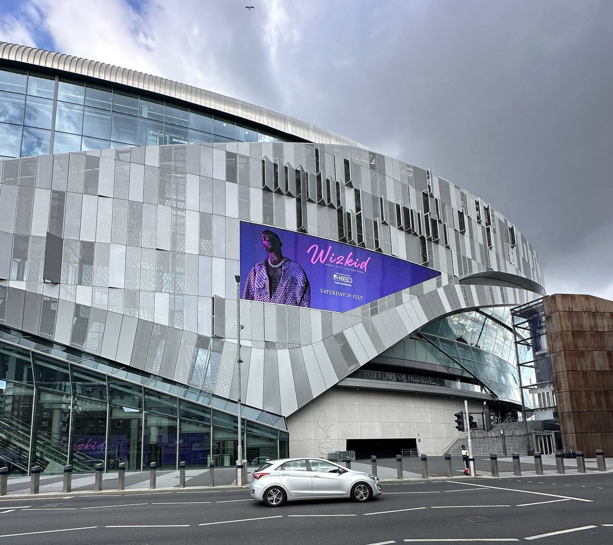 IF you're a member of Wizkid FC and this tweet appears on your Timeline, reply with #WizkidxTottenhamStadium as much as you can 🖤🦅

Goal: 500 Replies !! Let’s Go