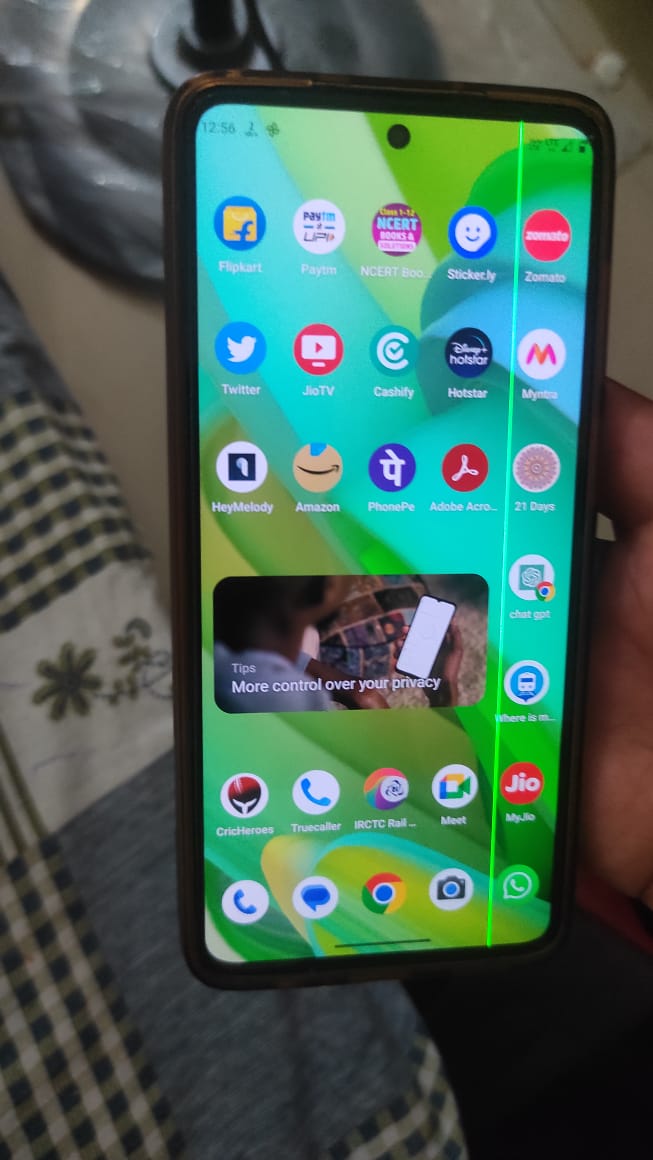 Satyabrata_008's tweet image. "Hey @motorolaindia @Moto_Support, my #MotoG52 has been plagued by this annoying green line issue on the display! 😠 It's frustrating, especially since I love the phone otherwise. Hoping you can provide a free fix ASAP! 🙏 #DisplayIssue #HelpNeeded"