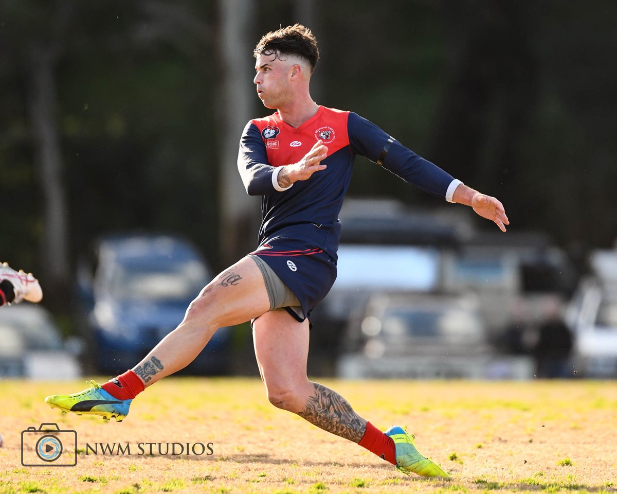 A massive crowd was on hand at Coventry Oval as <a href="/diamondcreekfc/">Diamond Creek FNC</a> put on another defensive masterclass as they defeated <a href="/elthamfootball/">Eltham Football Club</a> by 21 points in the top of the table <a href="/northernfnl/">Northern FNL</a> Div 2 clash.