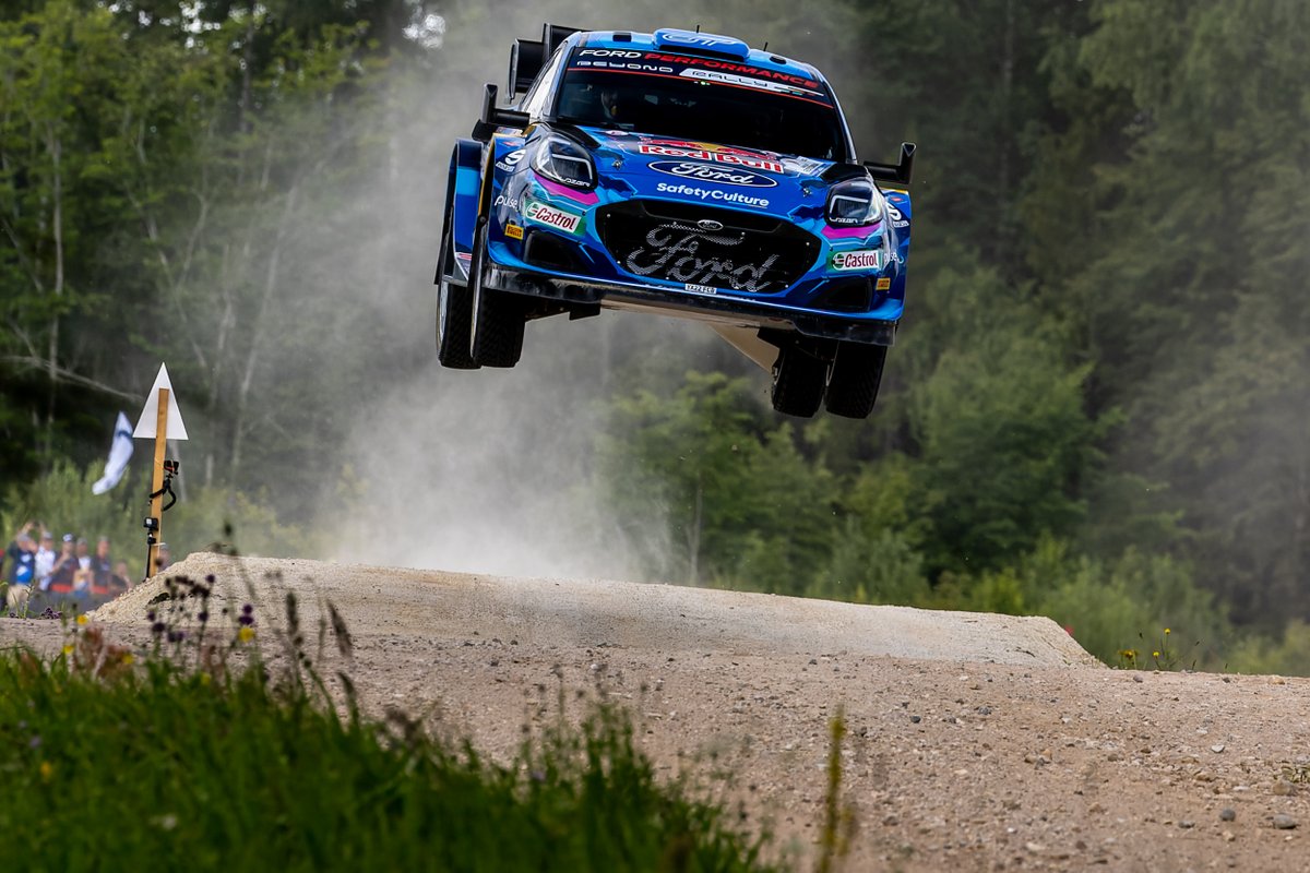 SCMotorsportIns's tweet photo. It won't be long before the #WRC takes to the skies as the legendary Rally Finland offers similar scenes to last weekend's Rally Estonia offering.

High speeds and big jumps make it one of the most popular events in the world for drivers and fans alike. https://t.co/Bbqc7PYhra