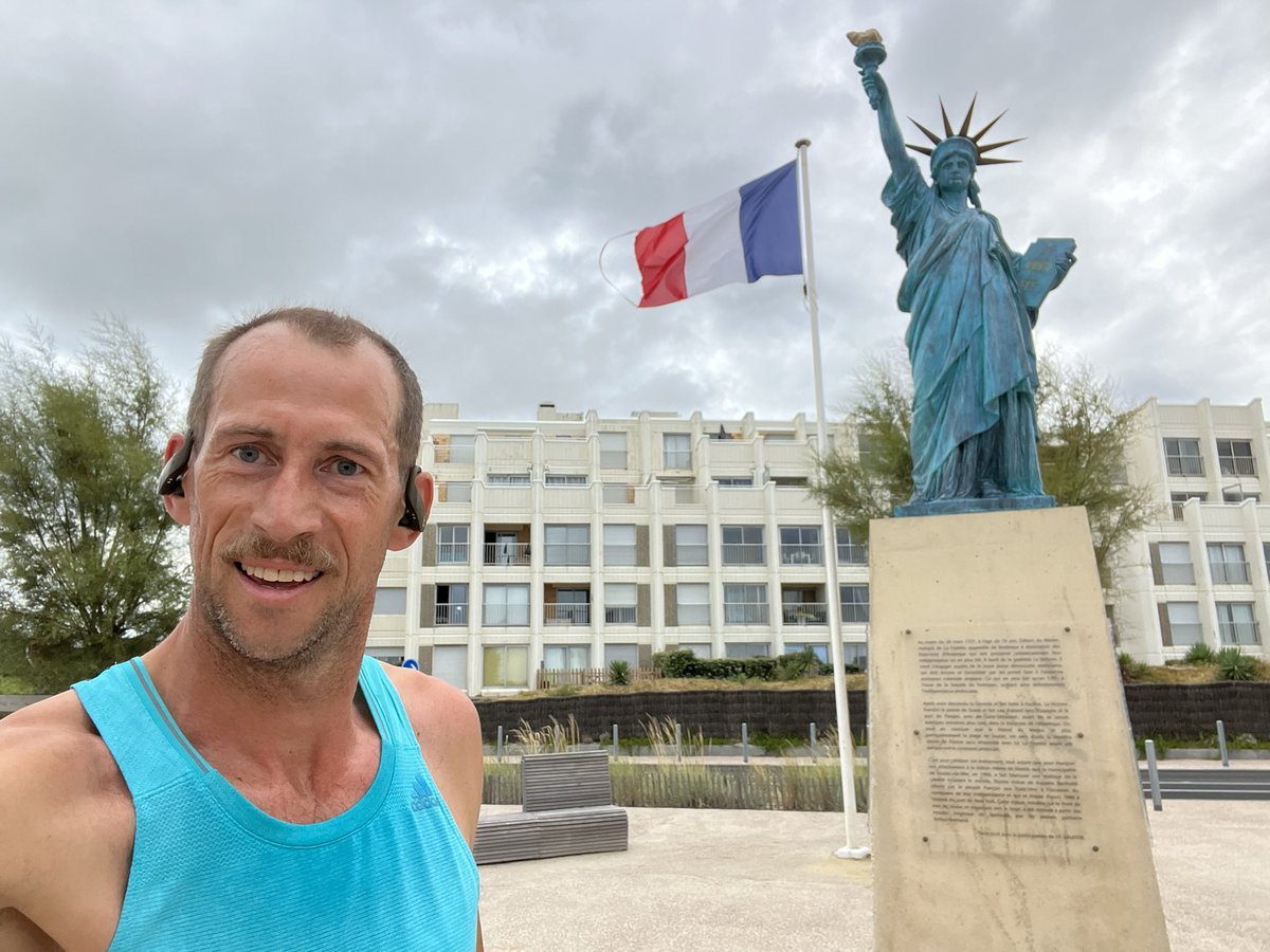 SportsBailey's tweet photo. It’s been a couple of weeks but you never regret a run. Back in Soulac our fav summer hangout. https://t.co/xhzgkQ5oMg
