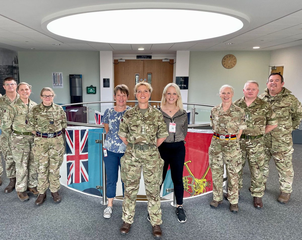 Ellienurse3's tweet photo. Great to be part of the faculty for the first Tri-Service GIC course. Congratulations to all the candidates, I hope you enjoy teaching on your respective courses as much as I do. @mandyshu @hells70 @2MedX @DMS_DefMedAcad @DMS_MilMed https://t.co/06o1lhxSV3