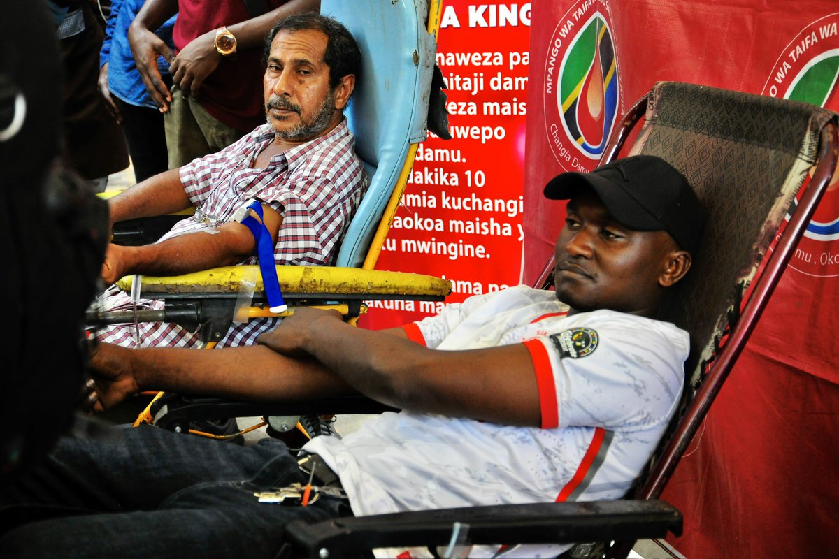 ahmed__ally's tweet photo. UZINDUZUI WA WIKI YA SIMBA:

Tumezindua rasmi Wiki ya Simba kwa zoezi la kuchangia damu 

Kwa Dar Es Salaam tumefanya zoezi hili katika maeneo ya Karume, na Chamazi

Huku tukitoa rai kwa Wana Simba Nchi nzima kuendesha zoezi hili katika maeneo yao https://t.co/SGt3ZC9B3C