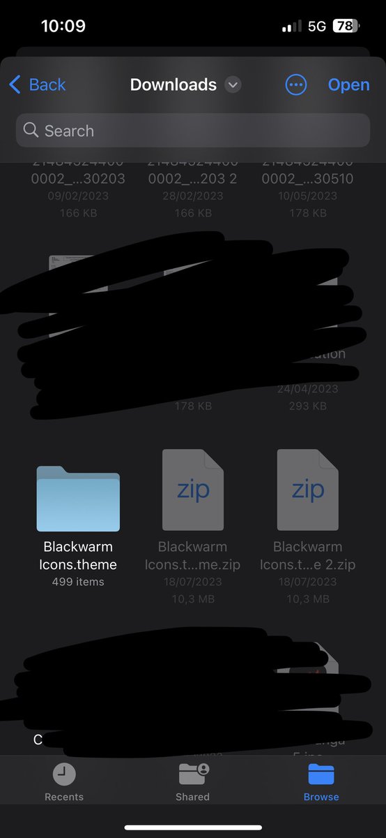_matx__'s tweet photo. @Enter_Apps @theapplehub I have MDC and downloaded this pack but when trying to import it, the pack is greyed out when i .zip and icons are also greyed out when opening the unzipped folder. https://t.co/64tL6ikPr0