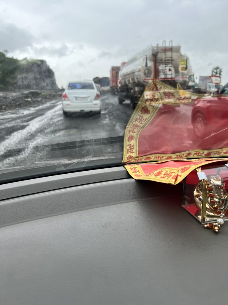 shalmalideshka1's tweet photo. Very disappointed with no progress on Mumbai Nashik highway in past 2 years road condition is worst Nashik Mumbai took more than 6 hours with 2.5 hrs delay. @nitin_gadkari https://t.co/eqstbbNjOm