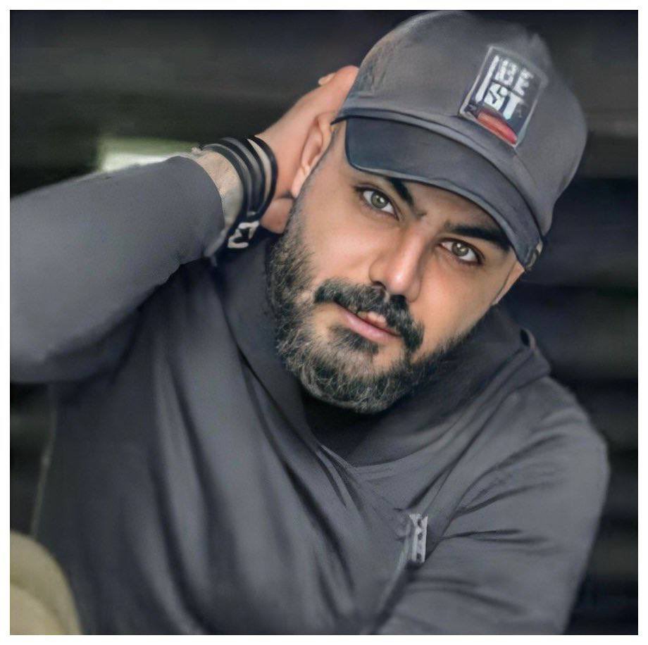 #سامان_یاسین، خواننده و ترانه‌ ساز بازداشت ‌شده از تیمارستان امین آباد به زندان رجایی شهر کرج بازگردانده شد.
او به دنبال تزریق داروی ناشناخته در مرکز روانپزشکی امین‌آباد، در وضعیت ناپایدار جسمی و روانی قرار گرفته است. وی در یک پیام از داخل زندان که در اختیار هه‌نگاو قرار گرفته