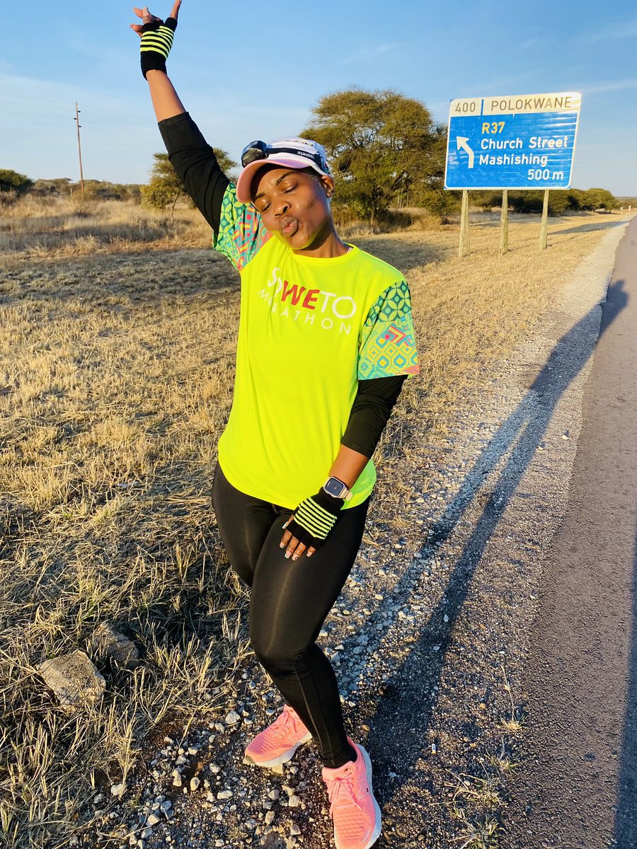 khensiPetu's tweet photo. My Saturday contribution to #RunningWorldCupClashes @Luv2404 @RunningWithTum1 #RunningWithSoleAC #RunningWithTumiSole #IPaintedMyRun #BudgetInsurancexRunningWithSoleAC https://t.co/HL4EOBxazA