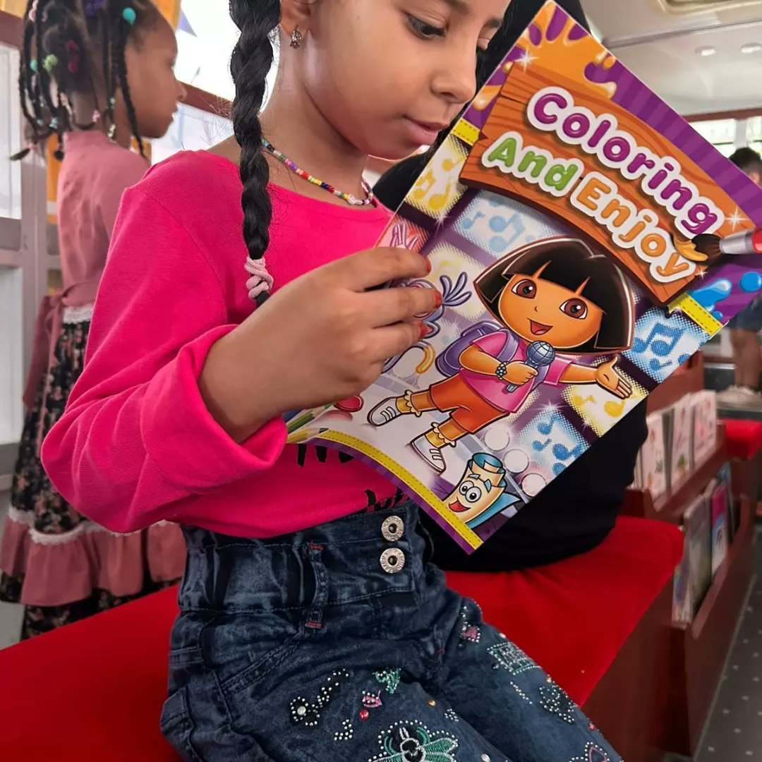 _maktabati's tweet photo. جانب من زيارة مكتبتي للمركز الصيفي الذي تنظمه روضة الميمون الخاصة بالمعبيلة الثامنة @My_moonkg https://t.co/ilWnuze6e1