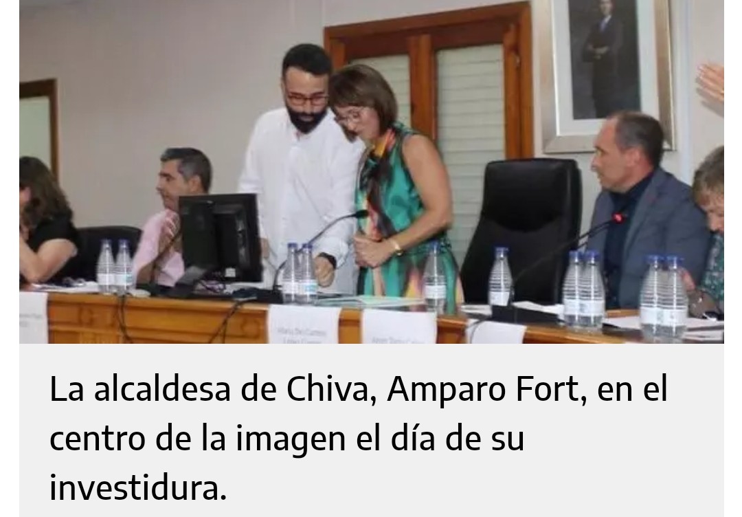 Silvia33domin's tweet photo. Alcaldesa de Chiva PP (Valencia)

"Nunca dije que estaba aquí por el pueblo 
Todos trabajamos para ganar dinero"

Cobrará mínimo  2.500€ mes sin dedicación exclusiva, solo acudirá a plenos y juntas https://t.co/SIrokAn1cw