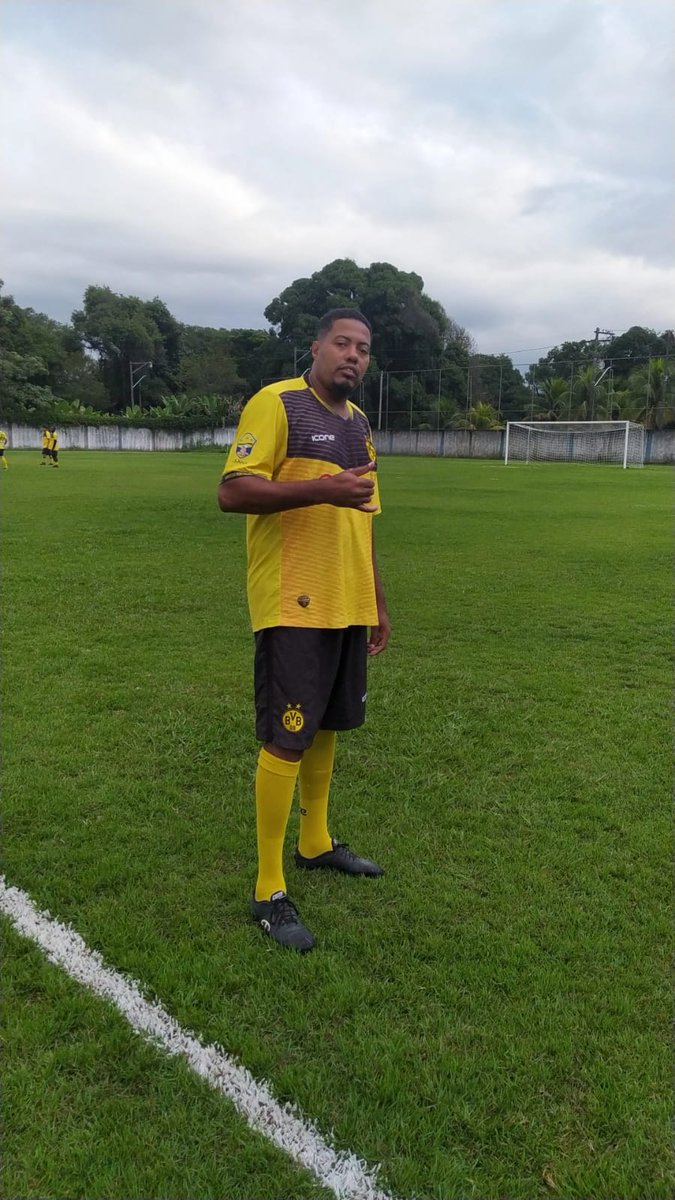 Bom dia e ótimo sábado para todos... 
Vamos do futebol sagrado do fds. 
Post sua atividade física do fds nos comentários.