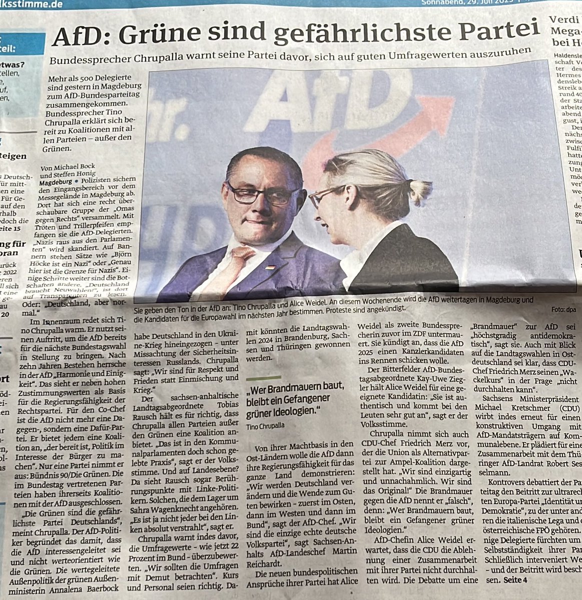 ropert_suelze's tweet photo. In der Wochendausgabe der Magdeburger @Volksstimme wird die #fckafd auf der Titelseite komplett normalisiert. Statt klar zu bennen das es eine faschistisch, demokratiefeindliche Partei ist. #MD2907 https://t.co/gutWGJqPwy