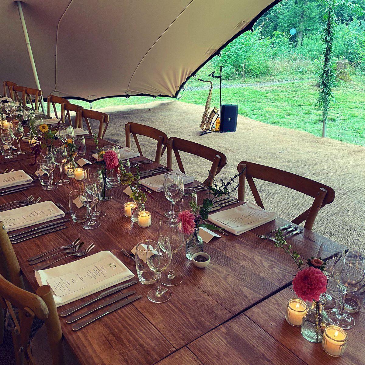 dinnerjazzsax's tweet photo. Last weekend, despite the torrential rain, I had the great pleasure of playing for Lola &amp; Fiko’s drinks reception at the amazing #TheWoodsAtOakley https://t.co/BrA60Qy2BN