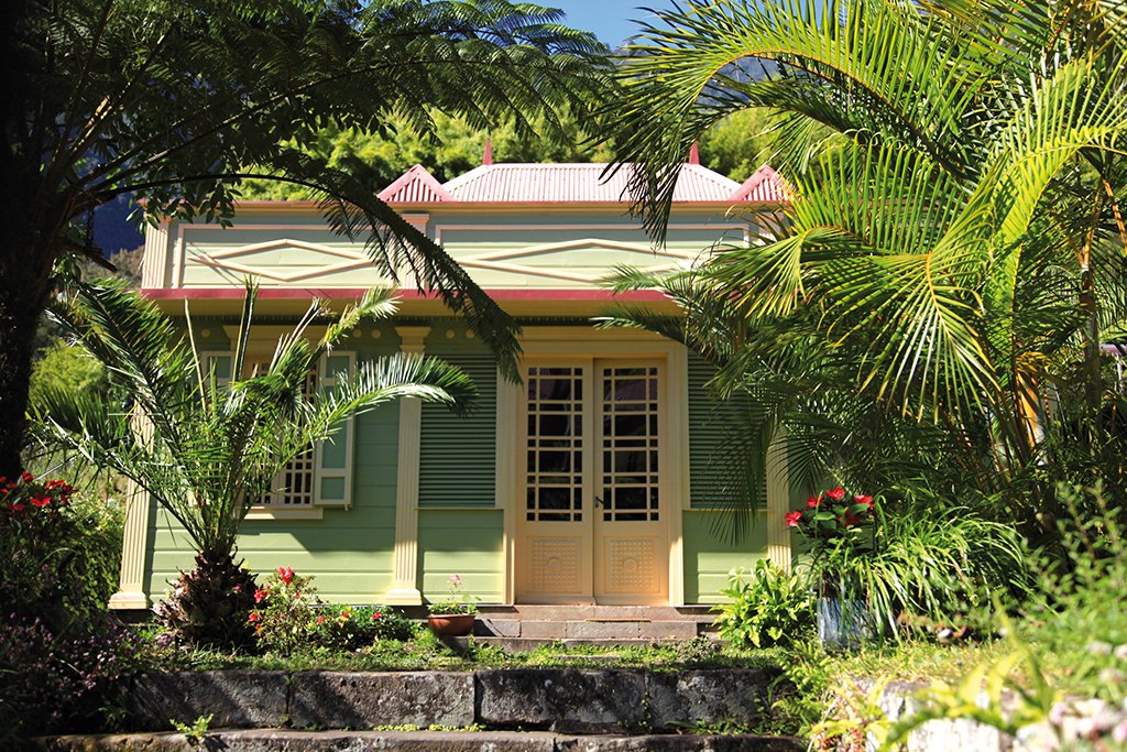 La Réunion: l’Île des cirques

A lire dans
jepars.ch/magazine/?p=25…
#France @Réunion #DomTom #Dépoartement #Outremer #SasintDwenis #RolandGarros #Cirque #Mafate #Cilaos #Salazie #Fournaise #volcan #AtoutFrance