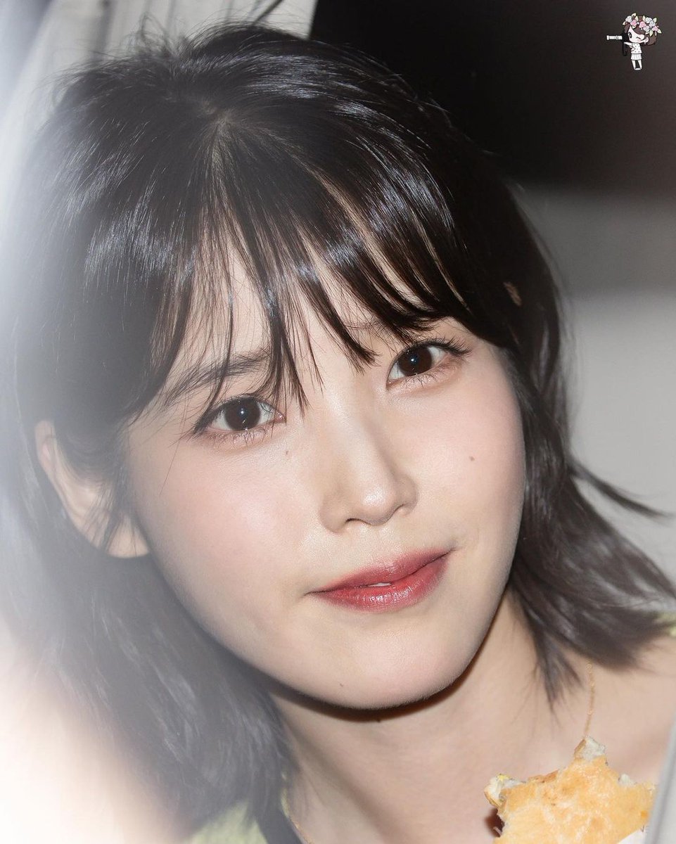 iumochi_'s tweet photo. #IU #아이유 #이지은 https://t.co/PjMuSw3UPn
