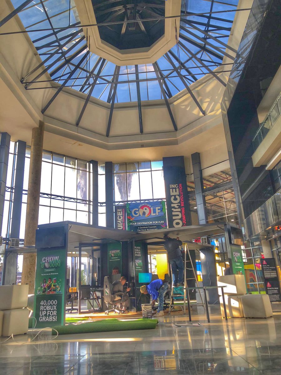 Carolinerathabe's tweet image. Parents we attending day one mall activation with our kids today at Fourways Mall. Play Chow Town game now on bit.ly/477pIt5. Remember there’s a 40 000 Robux voucher to be won when you open Nedbank4Me children account. Let’s take our kids to Fourways mall to have fun and