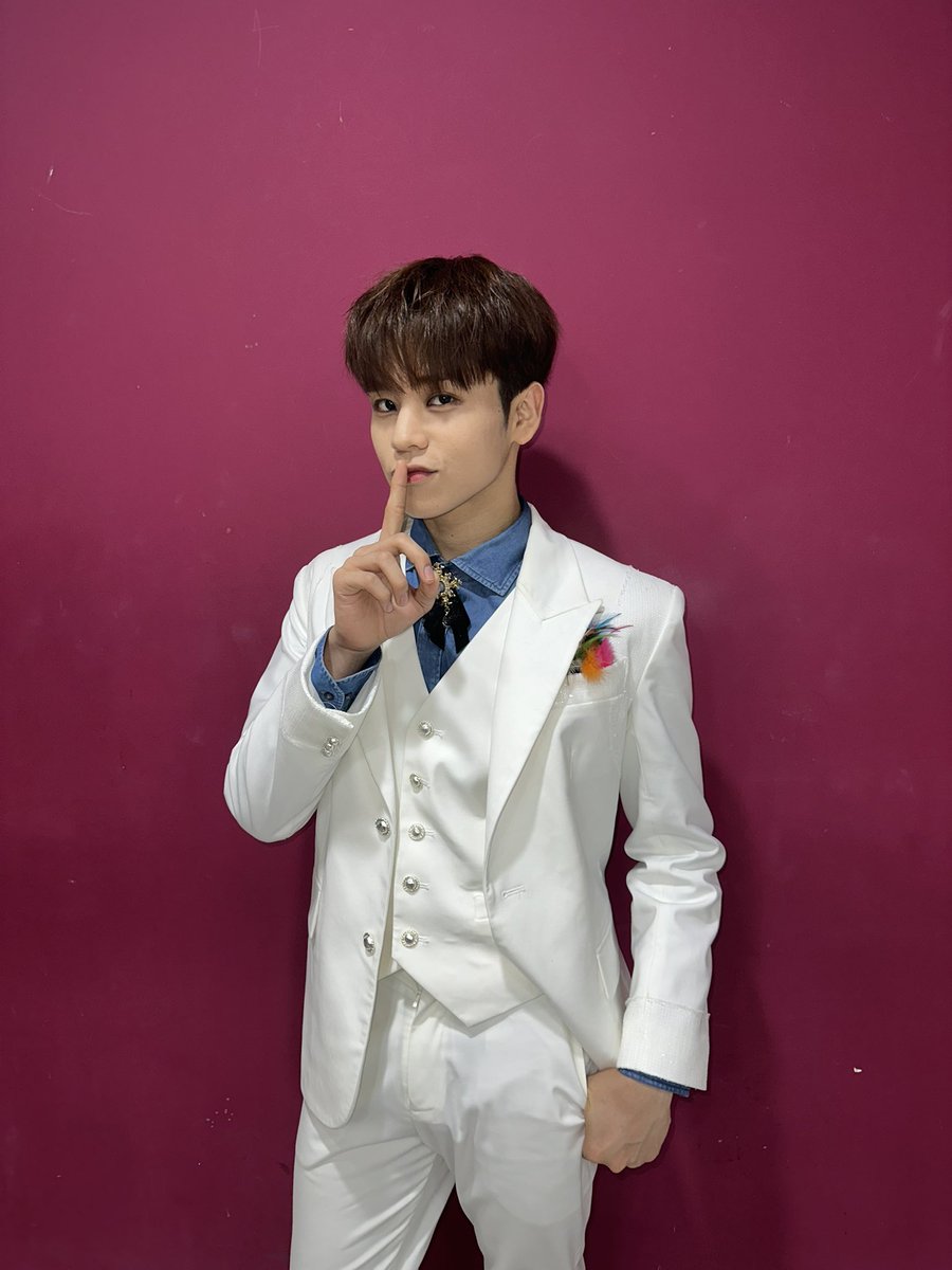 HORI7ONofficial's tweet photo. #HORI7ON_LOOK👀

📍DATE : 2023. 07. 29
📍STAGE : Show! Music Core

#HORI7ON #호라이즌 #SIX7EEN https://t.co/KDs1r1scdq