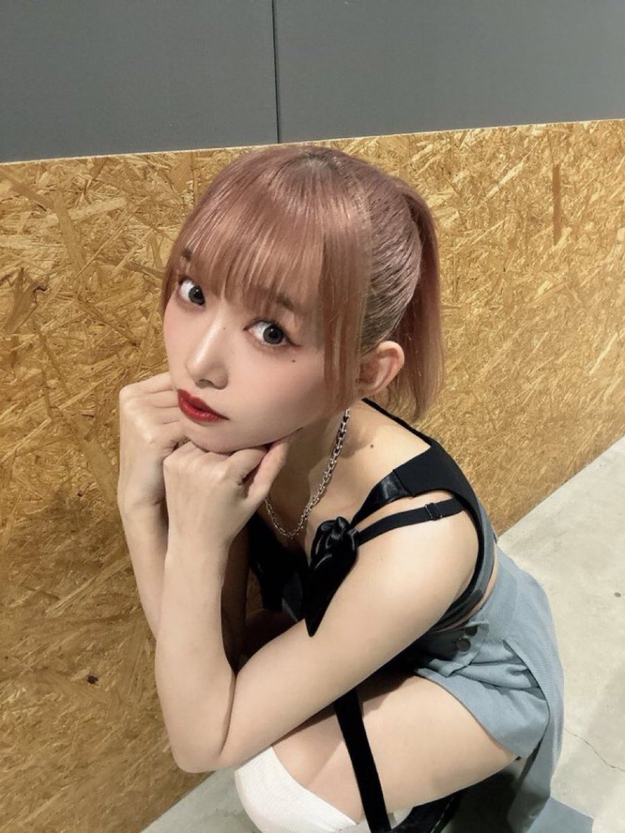 fO0XSREWm2cF61s's tweet photo. 本日、誕生日なのです🎂
45歳にもなってアイドルのライブに行って、ほんと人生楽しませていただき、ありがとうございます😊
こんな私めを、これからもよろしくお願いします🙇♀️
#PassCode
#PassCode_nao
#我儘ラキア
#rakia_miri_rbs https://t.co/xfZMcgDs42