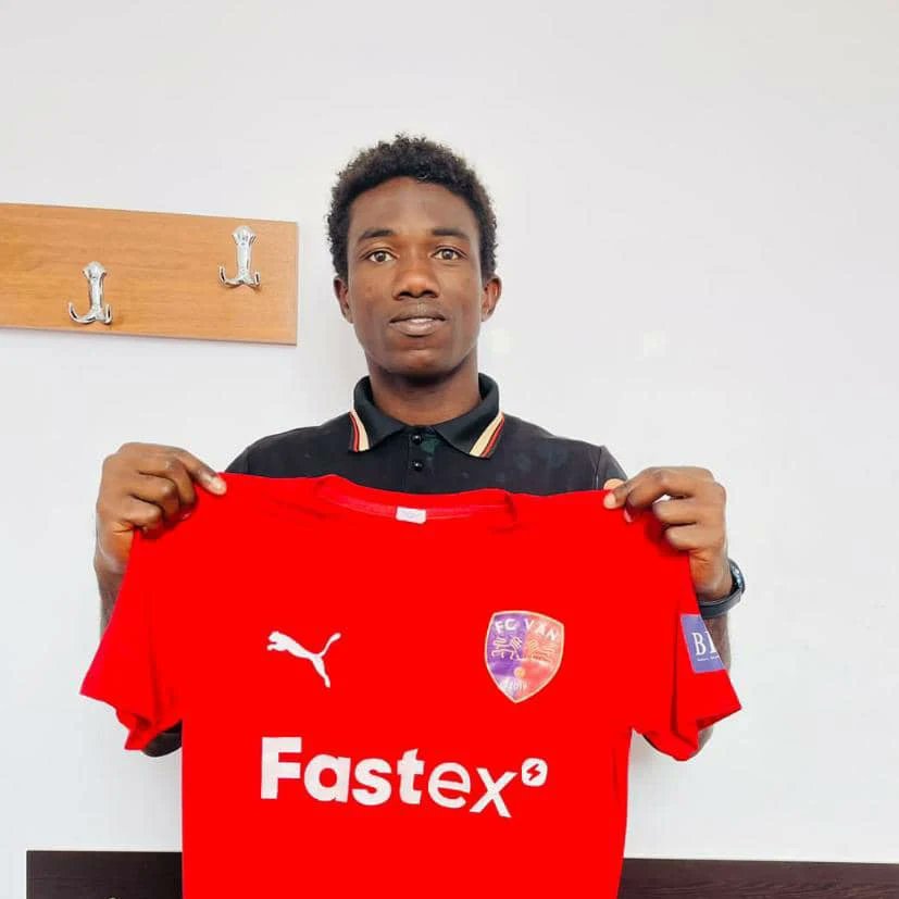 Right2WSC's tweet photo. 🚨 DEAL COMPLETED 🚨
Captain fantastic, Chukwuebuka Okoronkwo has joined Armenian Premier League side, FC VAN.
Deal completed for the extremely reliable central defender.
All the best in this new adventure lad.
#Right2Win #WeAreGifted https://t.co/YnmfTwG6Da