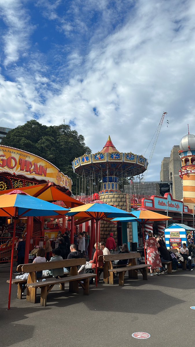 isla went to the 🎠🎢🎟️🎡