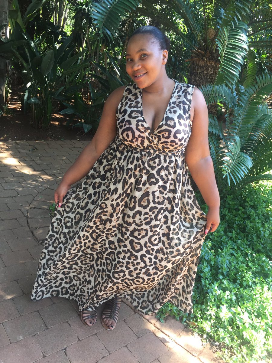 Tshepi155034032's tweet photo. Can summer return please 😭😭😭 I miss looking cute in my dresses ♥️♥️♥️♥️♥️ #MamaBashimane #BoyMom #ChipiKeChipi #GorgeousGirlsWorldwide #NaturalBeauty https://t.co/AQkvxKC6n6