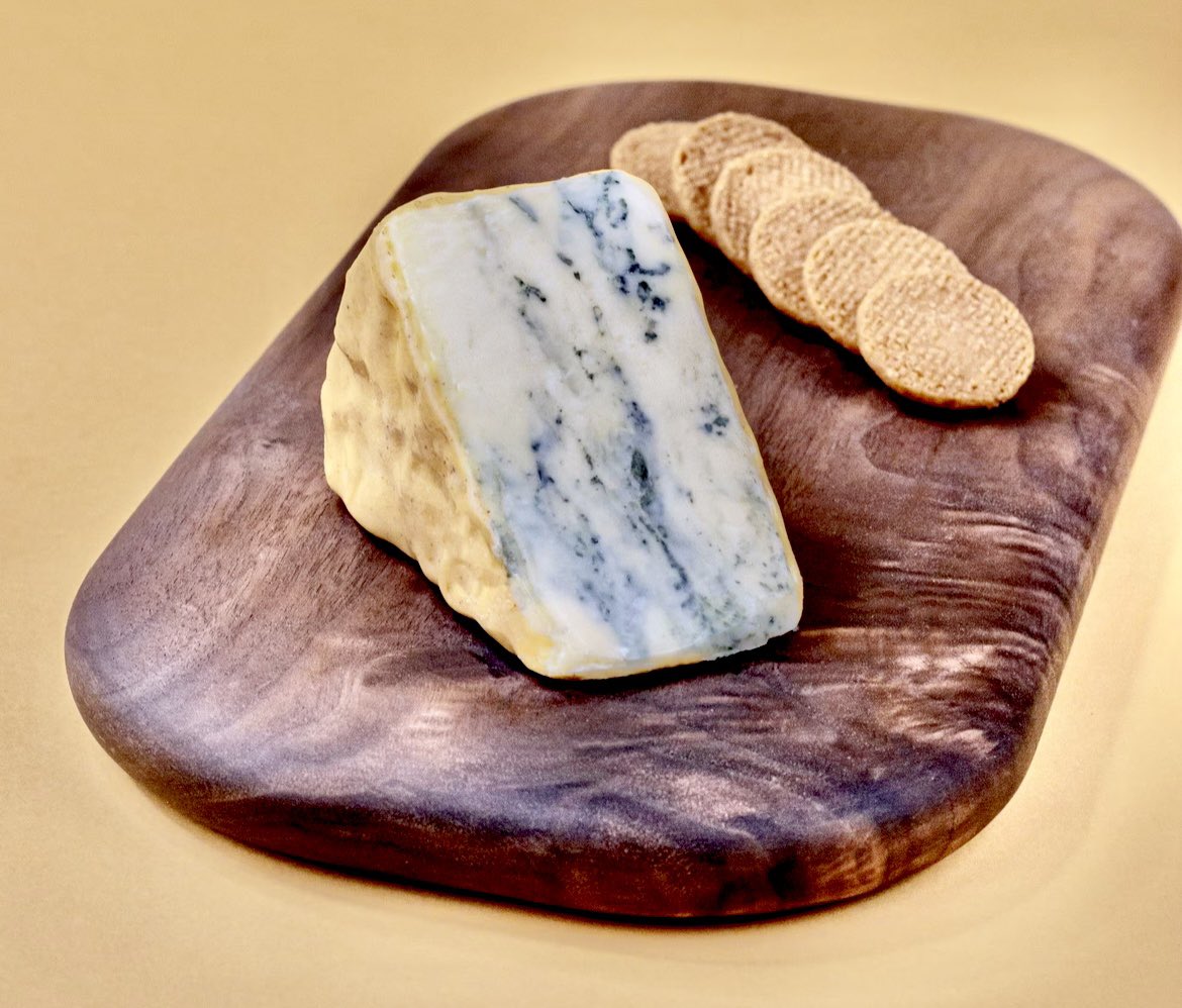 David Gil, el ‘Batman’ de la pastelería, un asesor oculto de grandes estrellas de la cocina española. Aunque casi nadie lo confiesa, su empresa I+Desserts se ha convertido en una referencia obligada para los mejores cocineros españoles.

elpais.com/gastronomia/20…