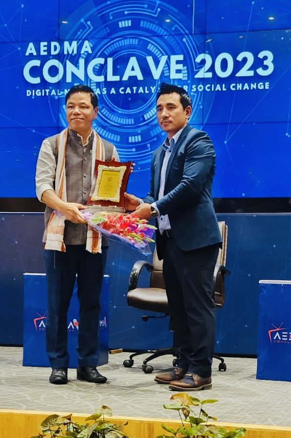 Laisam_Simai's tweet photo. Glad to have attended AEDMA Conclave 2023 alongside HM @NatungMama Hon’ble Minister SYAs on 11th Foundation Day. Brainstorming panel of discussions on Money Culture in Election was the main topic. Hosts of speakers Toko Tatung Secy Gen ACCI, Gyati Kago, Wing Commander Retd & Tabin Dai former GS APPSU and media fraternity attended the event.