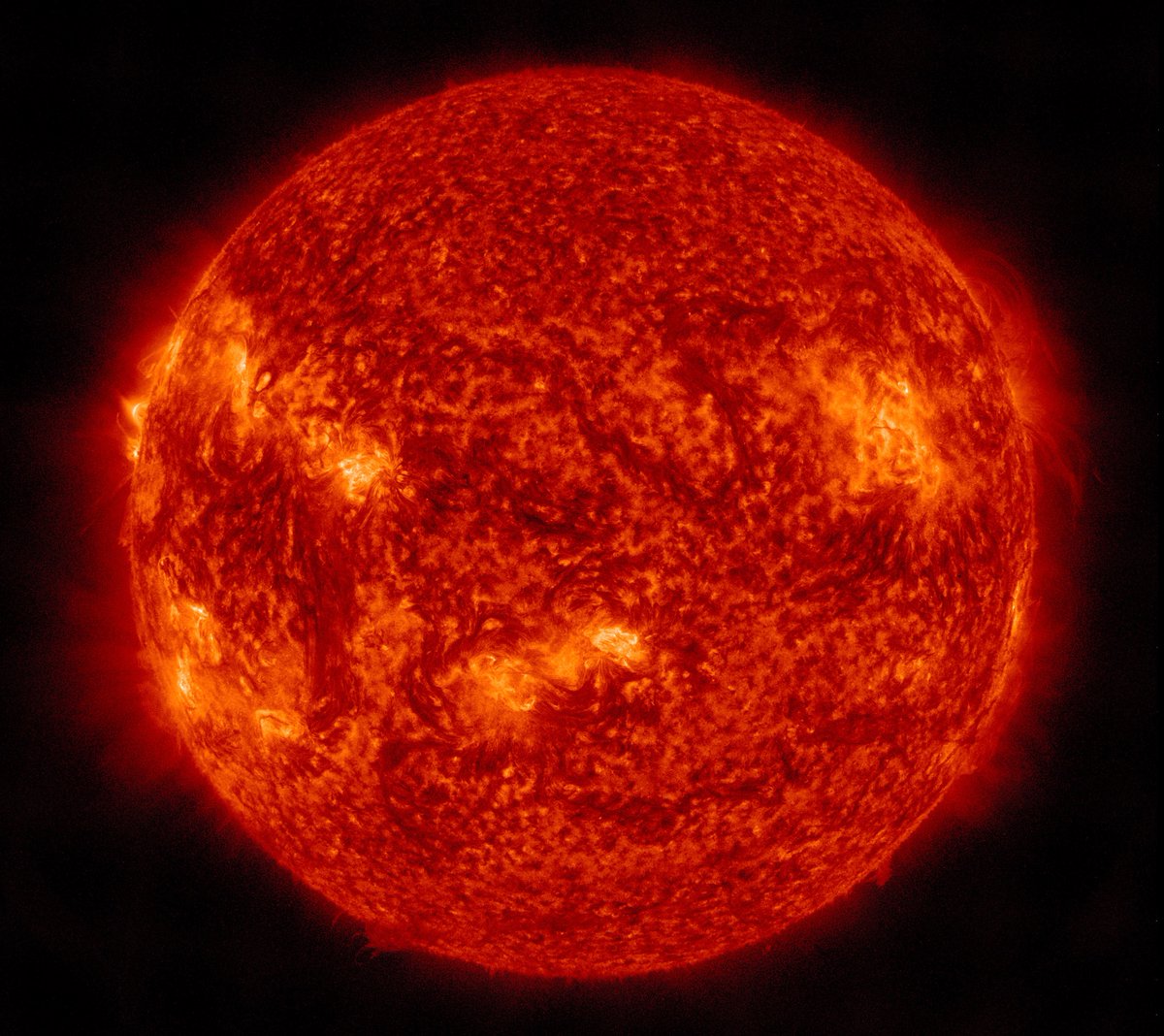 DLR_next's tweet photo. Hallo zusammen - wie immer mit einem aktuellen Bild der Sonne via Satellit SDO. https://t.co/fH58TZ6Gwm