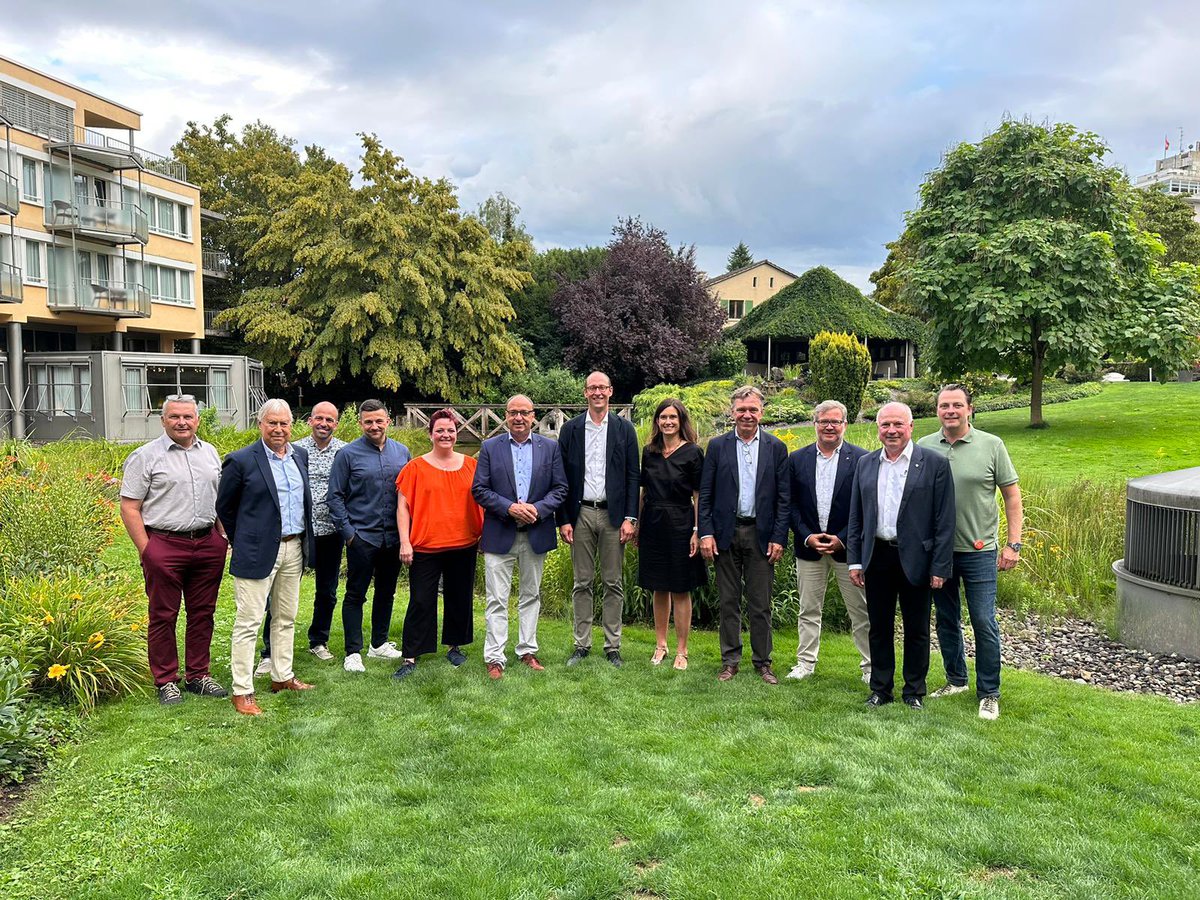 BadZurzach's tweet photo. #EnsemenalRein super Projekt von Nationalratspräsident @martin_candinas mit Stopp in @BadZurzach! @MajaRiniker @peterschlaepfer https://t.co/EAvFNghUNW