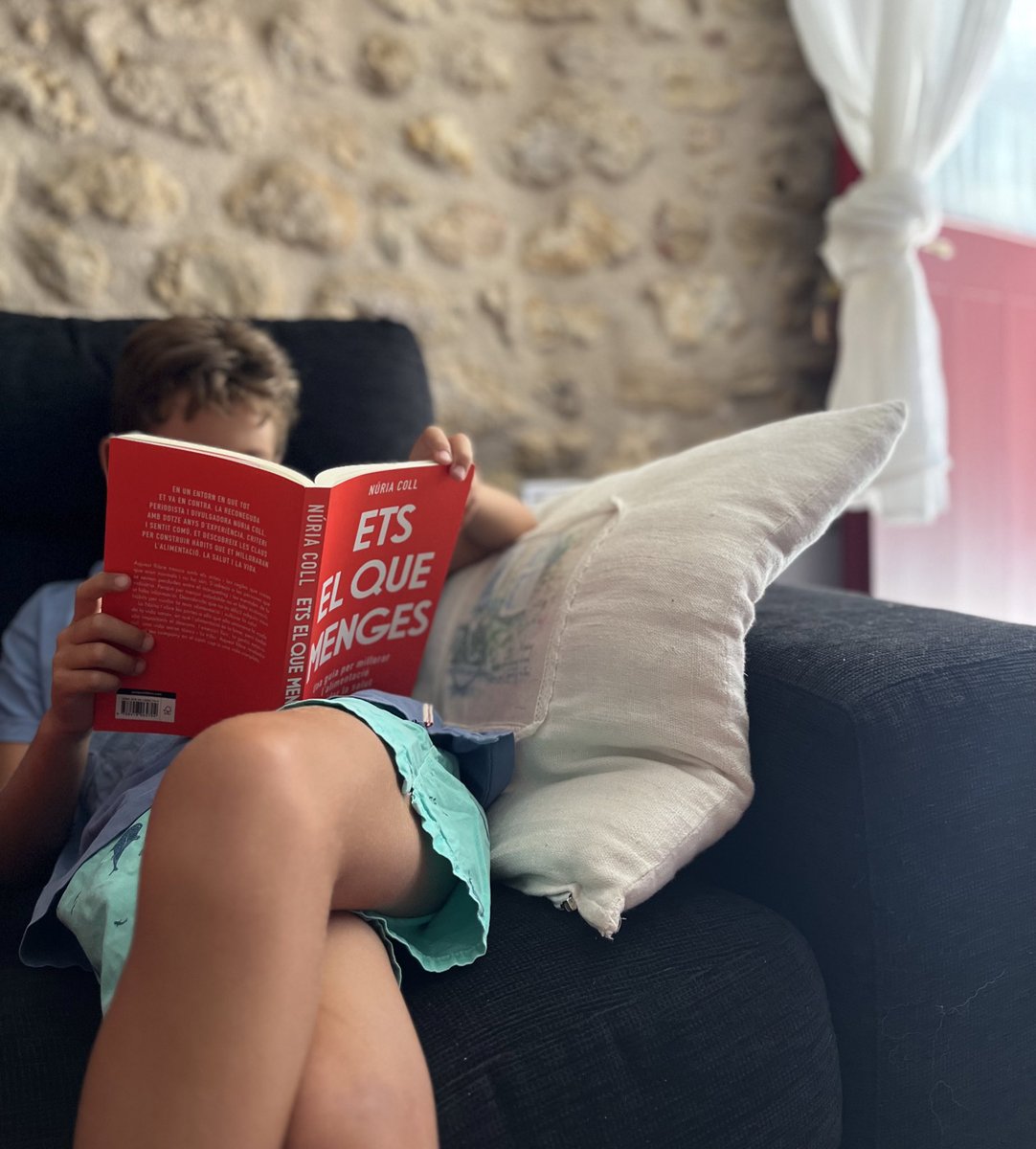 Motivats, des de petits, per entrar a la roda de la vida sana. <a href="/SoyNuriaColl/">SoyNuriaColl</a> escriu amb claredat, es basa en l’evidència científica i ofereix tips per destriar el gra de la palla en aquest repte de menjar saludable. Més coneixement, més salut! 

#etselquemenges