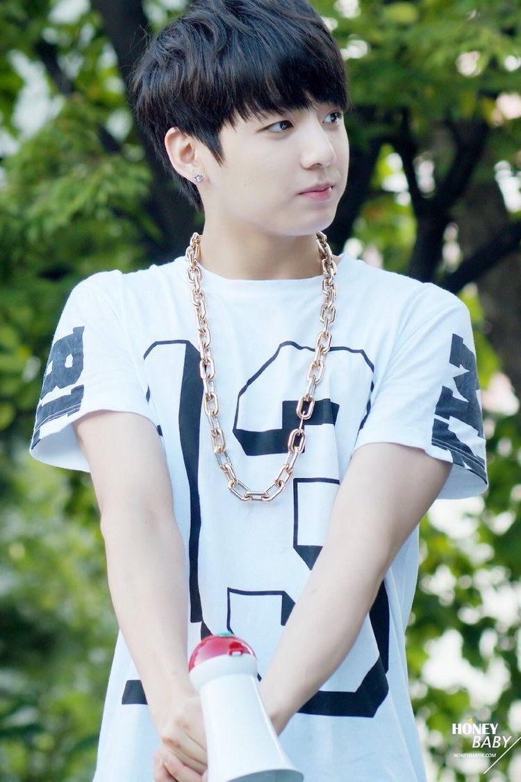 JEON JUNGKOOK :         
            (\__/)
            (•ㅅ•) JK RIGHT NOW 
     ＿ノヽノ＼＿
/　/ ⌒Ｙ⌒ Ｙヽ
(   (三ヽ人　/     )
(   (三ヽ人　/　 )
ヽ＿＿＿＞､＿＿_／
       ｜( 王 ﾉ〈      (\__/)
      /ﾐー―彡\      (•ㅅ•) jk debut
     /  ╰    ╯   \.  </    \>.