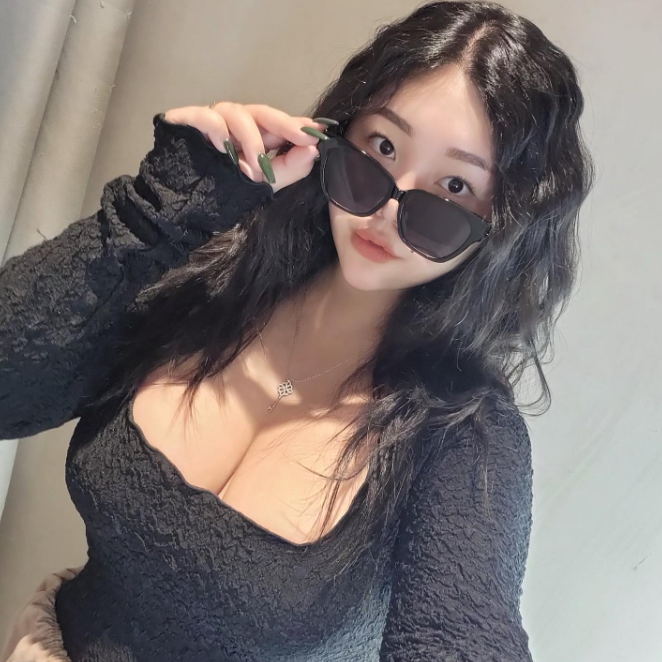 有没有愿意给我舔b舔屁眼的？