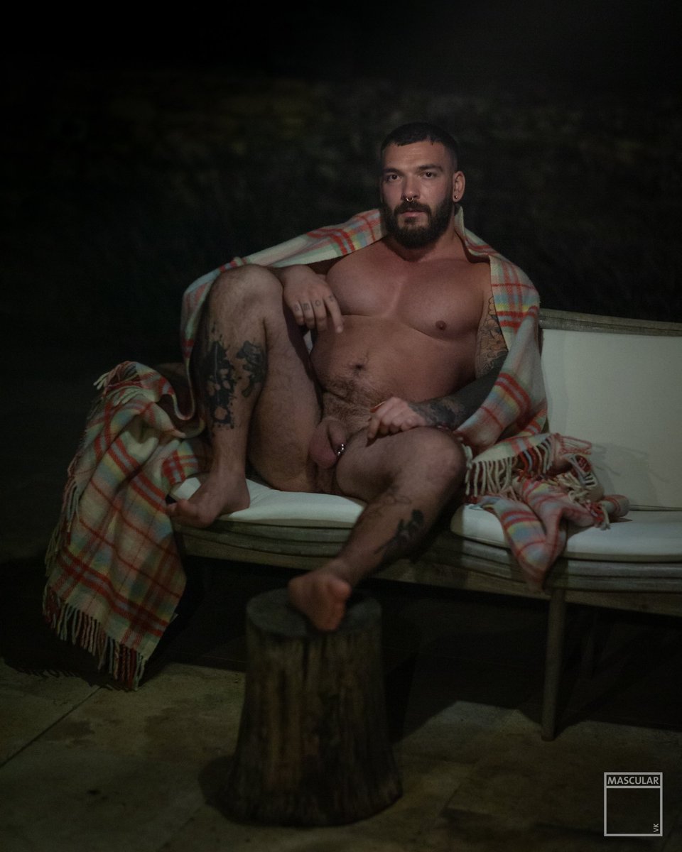 It’s getting cold.
But don’t worry,
I have a few ideas to warm up the atmosphere.😏

Photography by <a href="/MascularStudio/">MascularStudio</a> 
More soon …