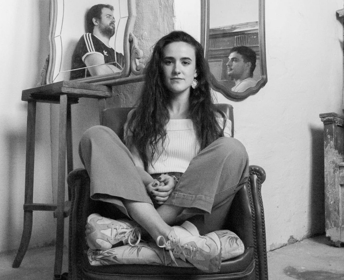 🎶 Aste honetako Doinuen Plazatik emankizunean <a href="/saririarte/">Sara Iriarte Lasa</a> zen gure gomita.

<a href="/KAENEtaldea/">Kattalin eta Nenufarrak</a>|ren Hubble diska, musikarekin batera haztea, eta bestelako sorkuntzak aipatu zizkigun.

euskalirratiak.eus/14192-doinuen-…