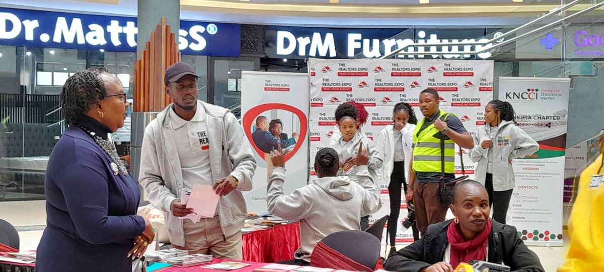 kevolwe_godfrey's tweet photo. This is an event you won't want to miss!
At the #MeruExpo, you'll have the chance to explore a wide range of real estate opportunities. Tupatane Greenwood mall pale Meru.
@TheRealtorsExpo
@Kenya_chamber
@optiven @absa @KeEquityBank @Nanyukitv
@greenwoodcitym
#ExpoAt6 #Meru https://t.co/MSALfOYb0l