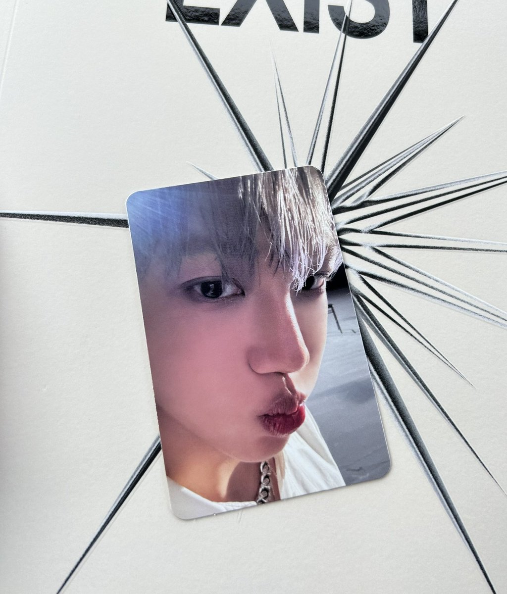 ☁ tweet media