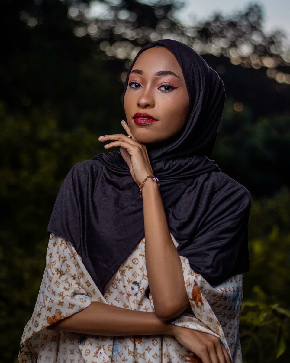Joram_Chenjes's tweet photo. Always Capturing Moments That Captivate Your Heart.
@joram_chenjes๐ธ
Model @c.h.y.m.u.m.z_
@glambydeeeh๐
Outfit @fearless_nayrah
Assistant @gilberttunjeh
#shutterbugske #photography #photographer #mombasaphotographer #canon #canonphotography #sunsetpotrait https://t.co/tadKXlV93i