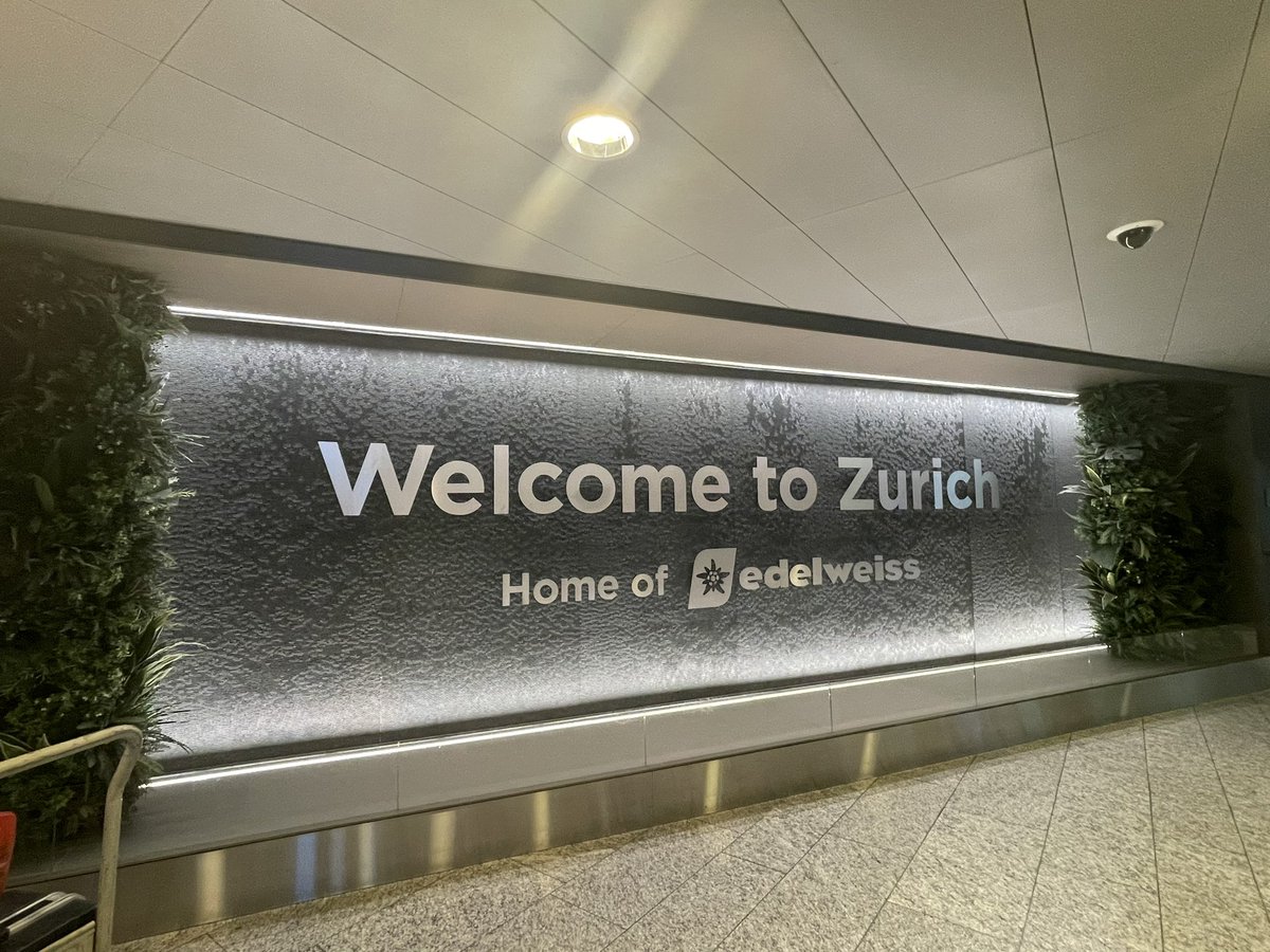 Kiri_amazon's tweet photo. スイス到着！！！🇨🇭

チューリッヒ→ルツェルン→ベルン→インターラーケン→グリンデルワルド→ユングフラウユッホのルートでとりあえず周る🐕 https://t.co/SZOvNL9Hpg