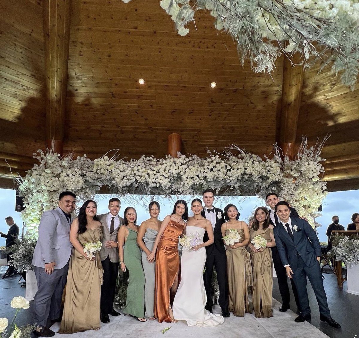 menggalurks's tweet photo. Best friends for life! 🤍

#AtaydeMendoza 
#MaineMendoza #ArjoAtayde https://t.co/eLQIYy7P9F